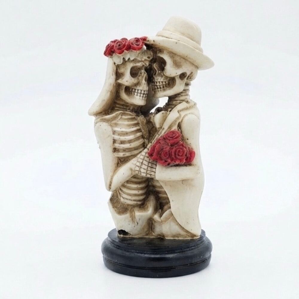 Gothic Skeleton Couple Figurine Purple Roses Halloween Decor Spooky Tier Tray